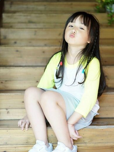 刘楚恬爸爸刘毅森照片资料 小芈月刘楚恬萌照曝光