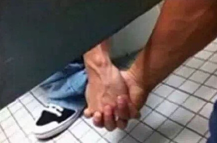 新闻哥：秀恩爱死得快！2015.12.03