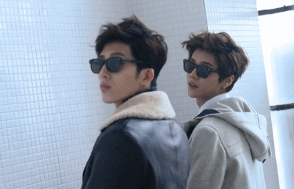 井柏然鹿晗一起上厕所这个视频一点也不好看，我也就看了20几遍吧..