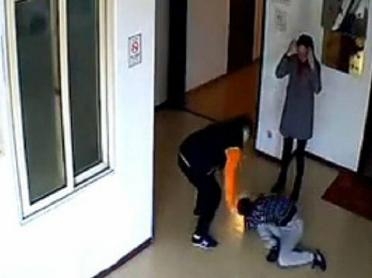 新闻哥：论负负得正的原理！2015.12.07