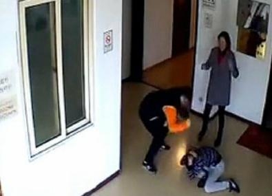 新闻哥：论负负得正的原理！2015.12.07