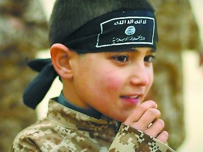 十岁儿童当刽子手  训练残忍至极