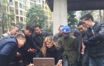 新闻哥：不喜欢和男友湿吻的女朋友！2015.12.09