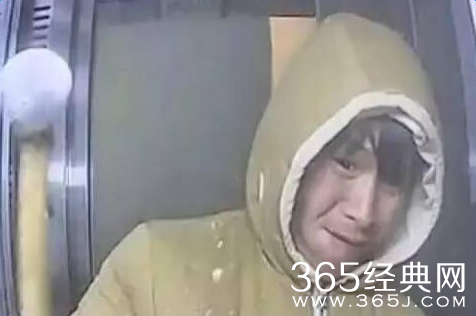 温州男子砸ATM机事前内心戏十足监控视频曝光
