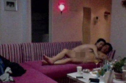 新闻哥：不喜欢和男友湿吻的女朋友！2015.12.09