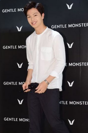 exo《Unfair》MV官方正式发布 《불공평해（Unfair）》歌词下载