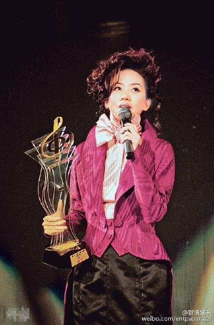 梅艳芳遗物内衣被拍卖