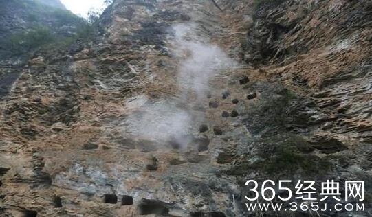 湖北发现悬棺群 约100多具被称为仙人洞