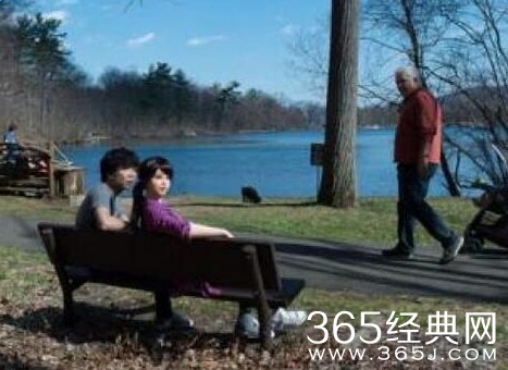 日本男子和充气娃娃谈恋爱