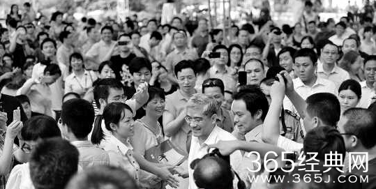 郎咸平上海被围堵现场视频 郎咸平诈骗是怎么回事