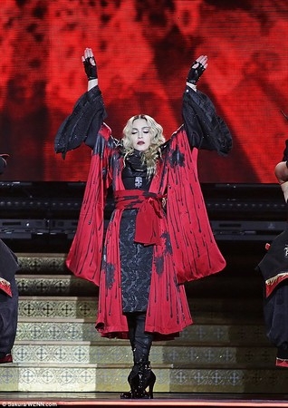 麦当娜演唱会为什么被骂