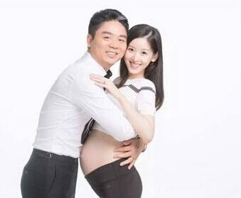 刘强东比岳父小几岁 奶茶妹妹父亲不同意女儿婚事曝光