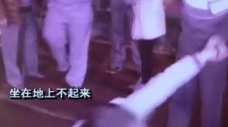 新闻哥：先减肥在跳河自杀！2015.12.18