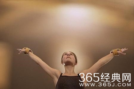 与永恒拔河,笑对人生