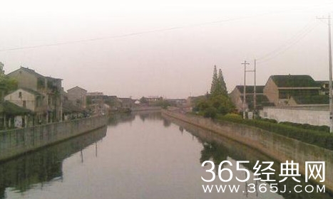 新闻哥：先减肥在跳河自杀！2015.12.18