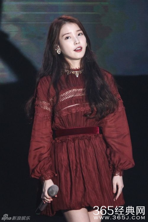 IU中文献唱《斑马斑马》 听一千多遍原唱