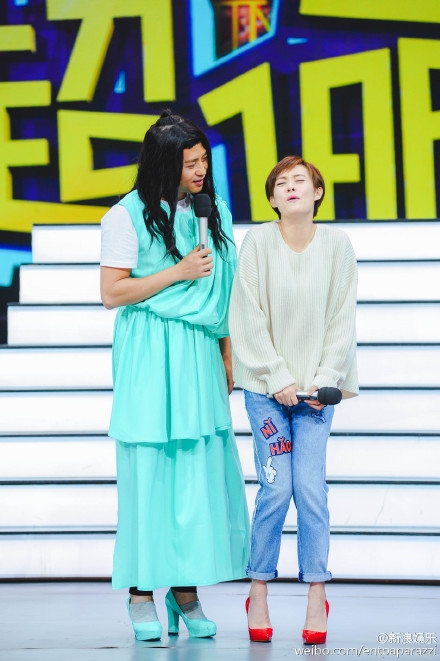 邓超示爱孙俪 连发10条微博示爱的情话