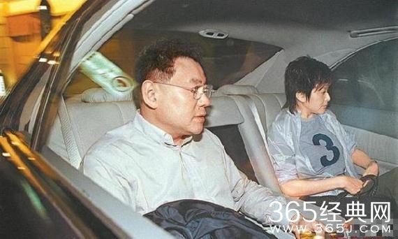 关之琳离婚后桃花不断 中年男深夜楼下守候