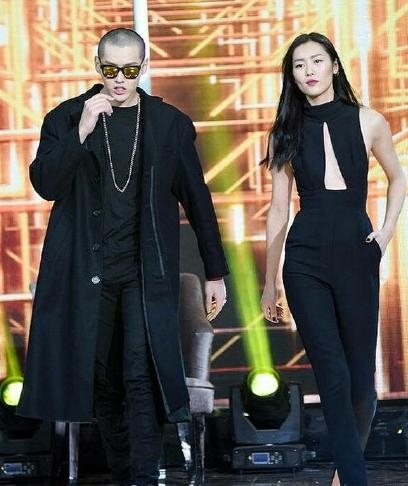 刘雯默认与崔始源恋情 交往证据曝光获父母认可