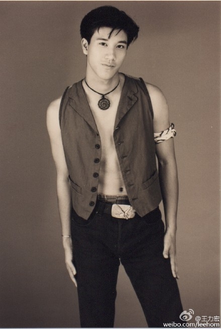 王力宏微博纪念出道20周年 盘点90后追过的明星