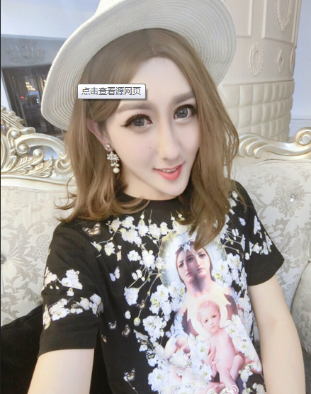 黄太Angelababy露事业线 性感十足