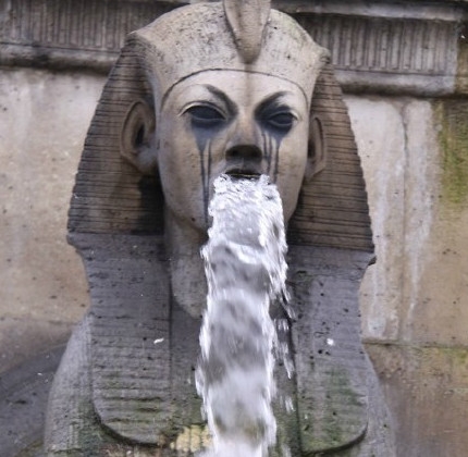 新闻哥：有人要出钱包养我！2015.12.23