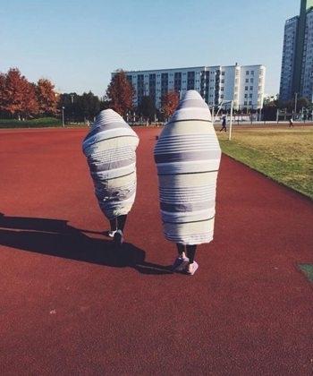 女生晒被子火了