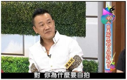 新闻哥：不要和大卡车争道！2015.12.24