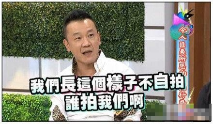 新闻哥：不要和大卡车争道！2015.12.24