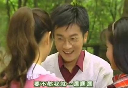 新闻哥：不要和大卡车争道！2015.12.24