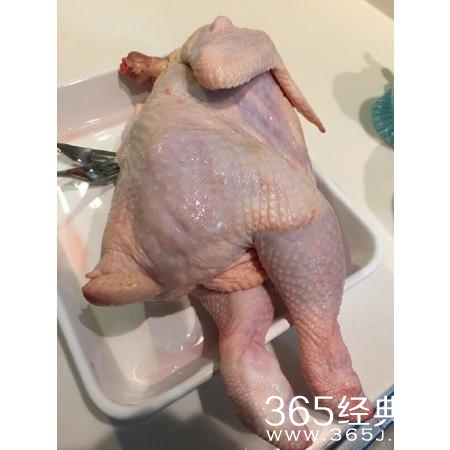 新闻哥：不要和大卡车争道！2015.12.24