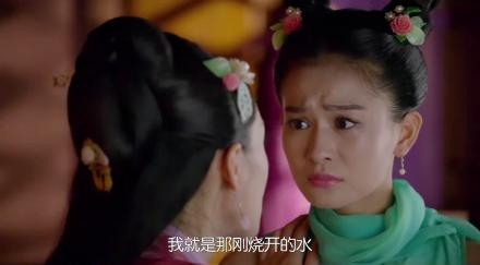 新闻哥：不要和大卡车争道！2015.12.24