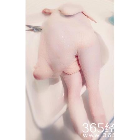 新闻哥：不要和大卡车争道！2015.12.24