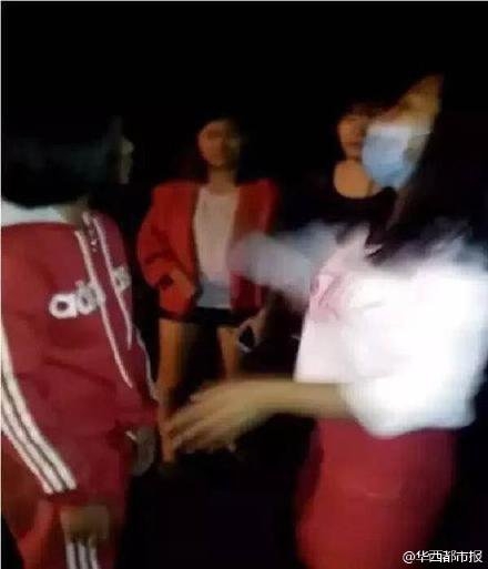 广东廉江女孩抽耳光致晕倒2分33秒视频