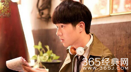 唐人街探案刘昊然秦风耳机是什么牌子的多少钱