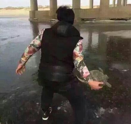 新闻哥：哥要重返十八岁！2015.12.28