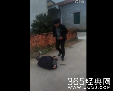 绍兴嵊州90后暴打老人作乐