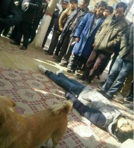 通渭一中高二学生剐蹭私家车被捅死 学生与车主争执现场视频