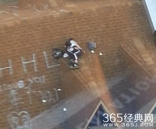 温州中学生楼顶性爱不雅视频 HHL真实姓名照片曝光