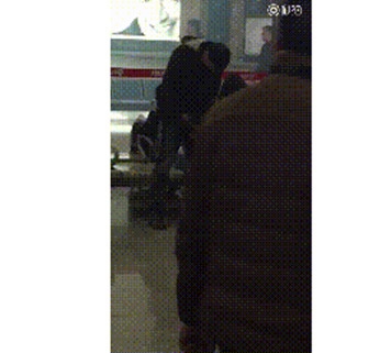 新闻哥：今晚想和苍老师一起跨年！2015.12.31