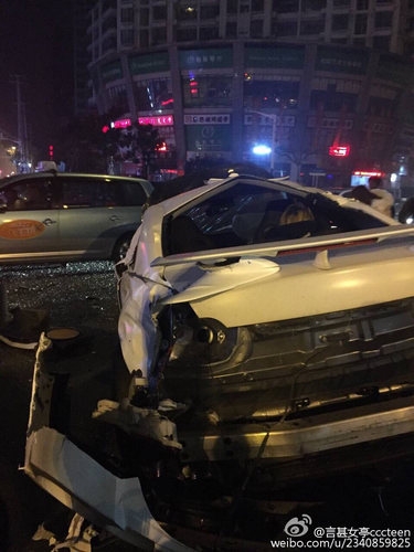 主播熊大直播飙车发生车祸现场图 熊大真实资料照片受关注