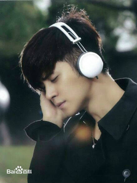 电影美人鱼里面八爪鱼的扮演者个人资料