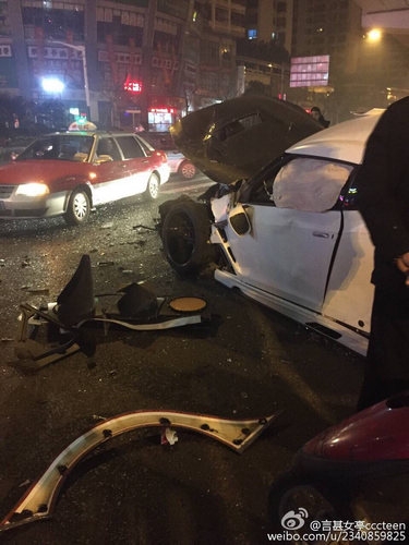 主播熊大直播飙车发生车祸现场图 熊大真实资料照片受关注