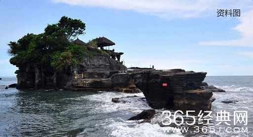 巴厘岛自拍坠亡女游客Qi Ruiling个人资料照片