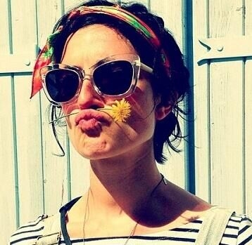 电影神探夏洛克女主角是谁演的