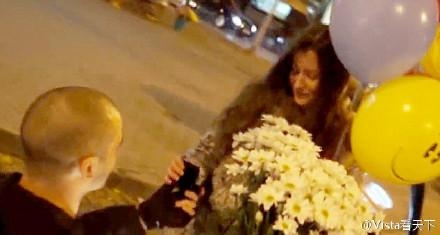 新闻哥：皇上该翻牌子了！2016.01.05