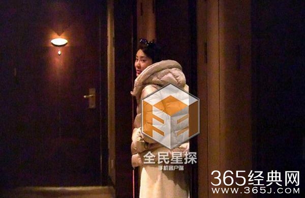 新闻哥：让充气娃娃帮守夜！2016.01.07