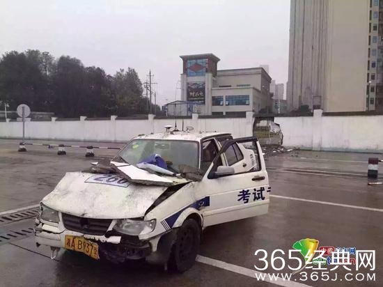 新闻哥：让充气娃娃帮守夜！2016.01.07