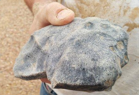 澳大利亚研究员发现45亿年历史陨石 比地球更加古老