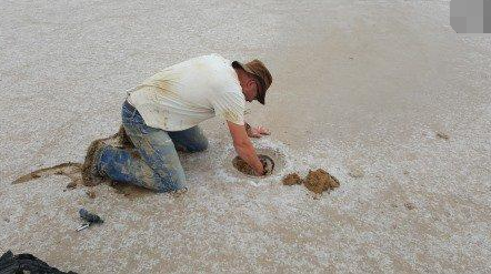 澳大利亚研究员发现45亿年历史陨石 比地球更加古老